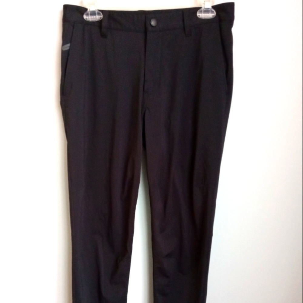RHONE COMMUTER BLACK PANTS SIZE 30X32.